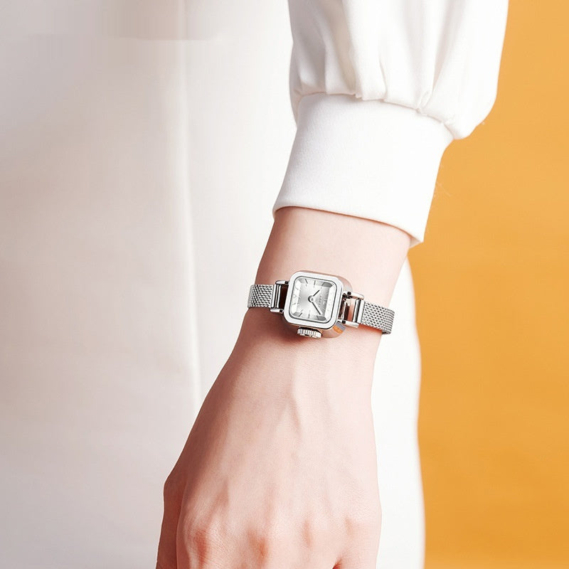 Montre à quartz tendance et étanche